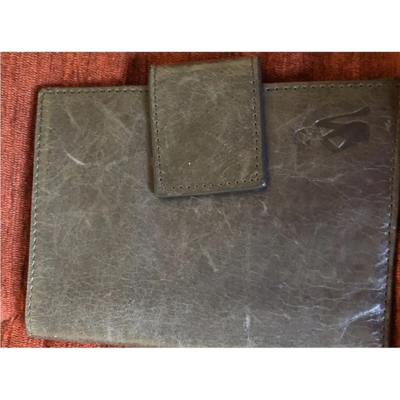 Helen Welsh Wallet Bifold Gray Leather Snap Closure 4"X5" Credit Card ID Slots - Picture 4 of 16